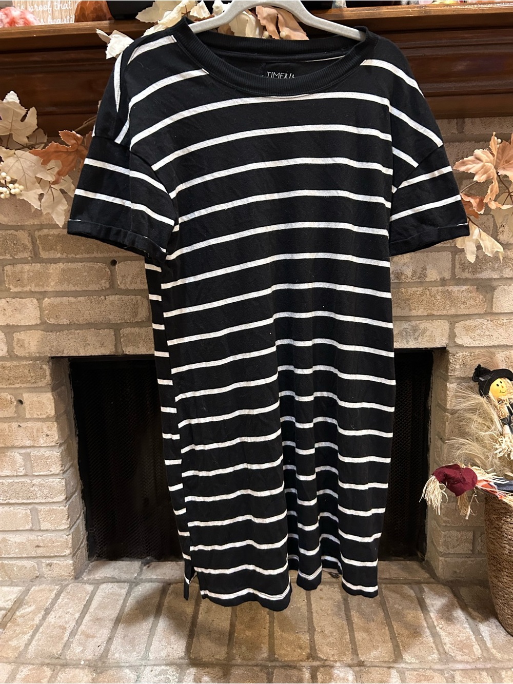 Time and Tru Black and White Striped Casual Dress EUC